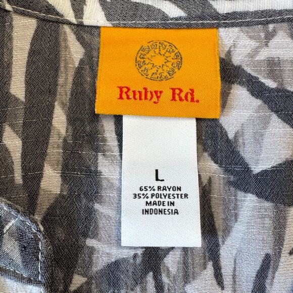 Lot Of 4 Womens L Ruby Rd. Dress Blouse Bundle Black Grey Red Floral Button Up - Picture 6 of 13